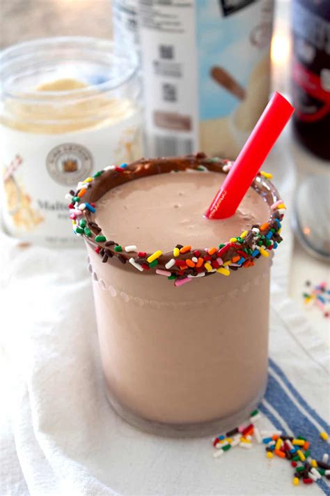how to make an old-fashioned malted milkshake